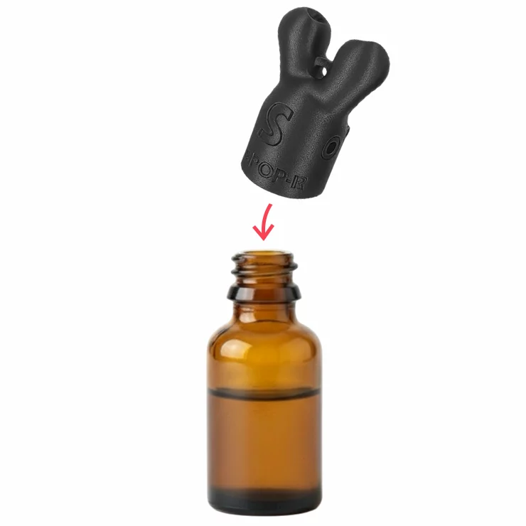 visser le bouchon inhalateur poppers GC-POP-R de la marque GCX sur la bouteille