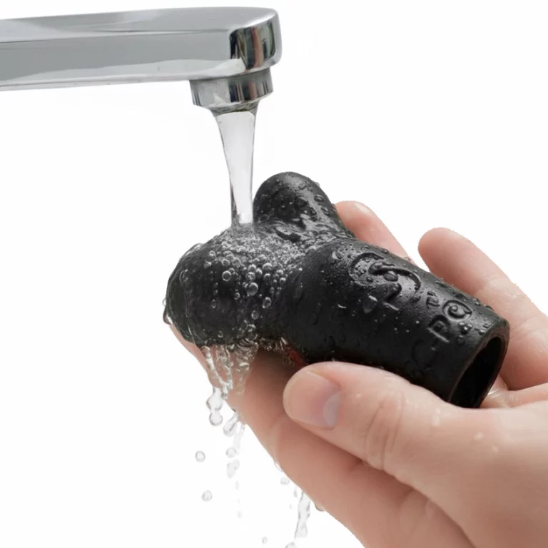 rincer à l'eau le bouchon inhalateur poppers GC-POP-R de la marque GCX